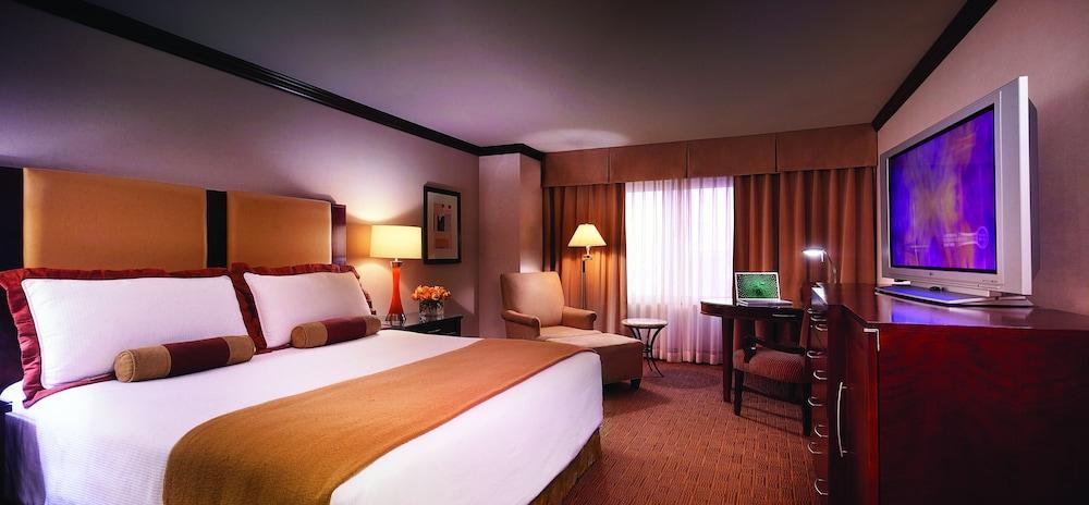 Ameristar Casino Hotel Kansas City Exterior photo