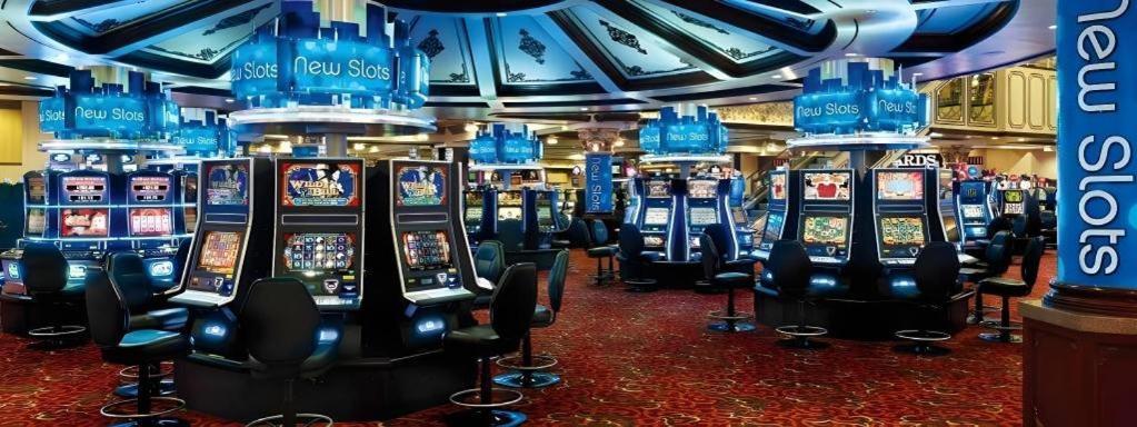 Ameristar Casino Hotel Kansas City Exterior photo