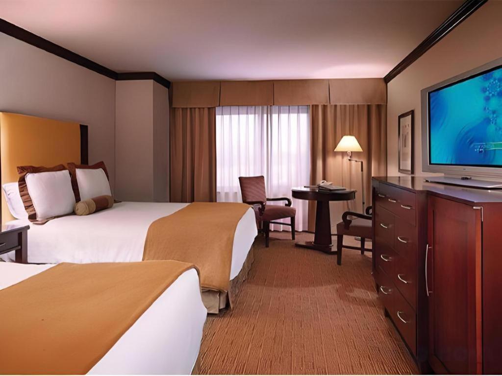 Ameristar Casino Hotel Kansas City Exterior photo